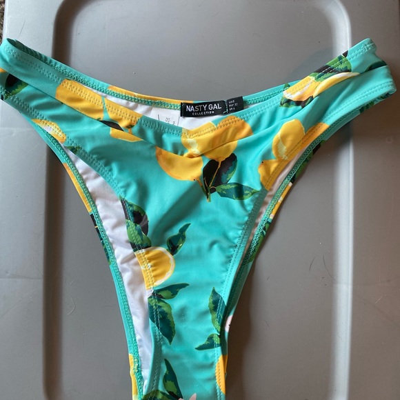 NWT NastyGal Halter High Cut Bikini - Picture 2 of 2